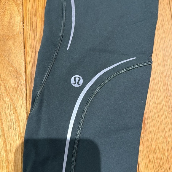 Dark Green Reflective Lululemon leggings/ SOLD - Picture 3 of 4